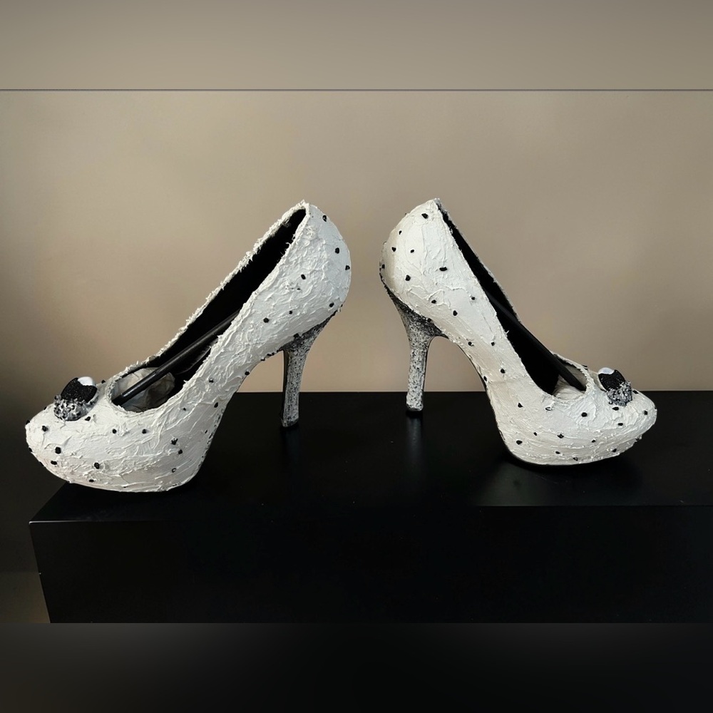 Custom Cookies & Cream Ice Cream Heels
Size 7.5 One Of A Kind Handmade - Picture 4 of 16
